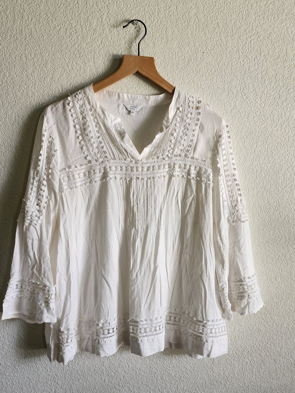 Crown And Ivy Medium White Crochet Peasant Top